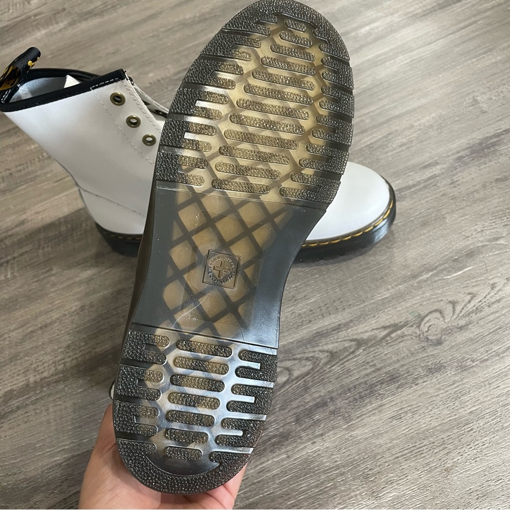 Dr. Martens Zavala 8 Eyelet Combat Boot NEW - Picture 3 of 10